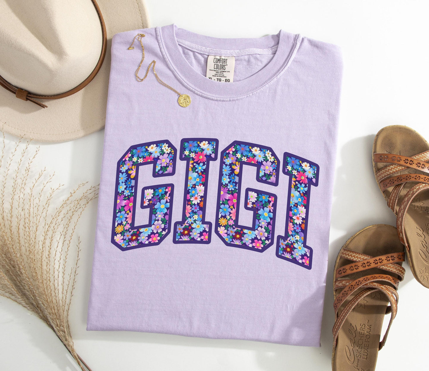 Comfort Colors Gigi Shirt, Floral Gigi Tee, Trendy Gigi Tshirt, Women's Flower Gigi Gift, Pregnancy Reveal Gift for New Gigi, Grandma Shirt