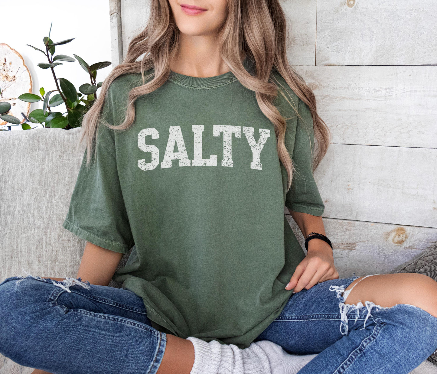 Vintage Salty Shirt Salty T-Shirt Retro Summer T Shirt Graphic Tees For Women Summer Tee Trendy Oversized Beach Shirt Vacation Tshirt Ocean