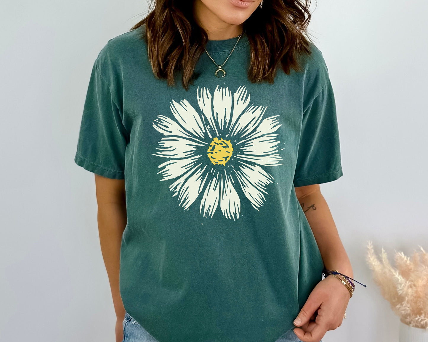Comfort Colors Daisy Shirt, Wildflower Tshirt , Floral Tshirt, Cute Boho Shirt, Comfort Colors Flower Tshirt, Women's Plant Tee
